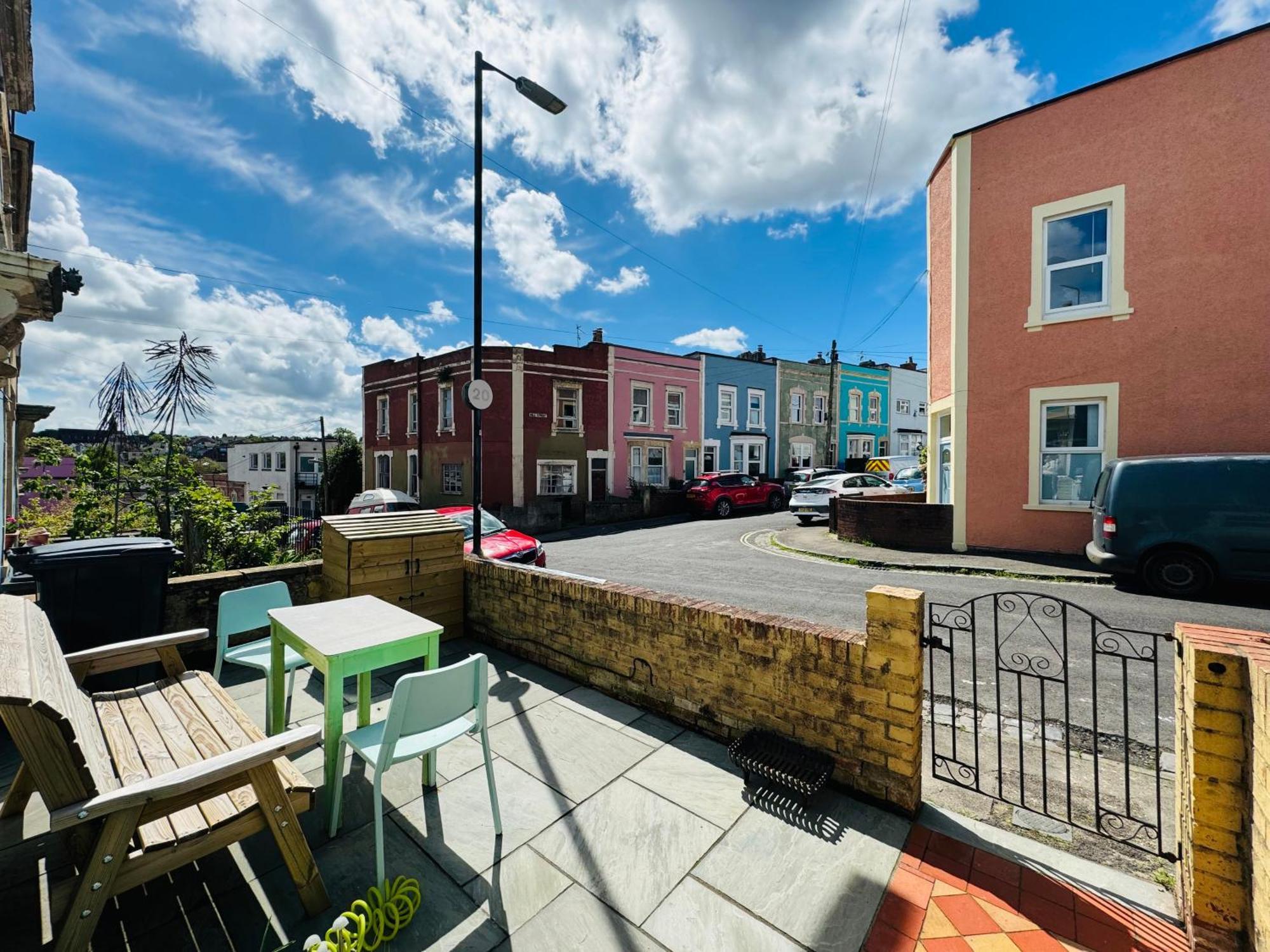 Totterdown'S Modern & Vintage Inspired Home Bristol Eksteriør billede